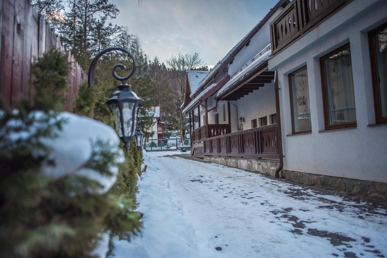 Boga Rooms Sinaia Bagian luar foto