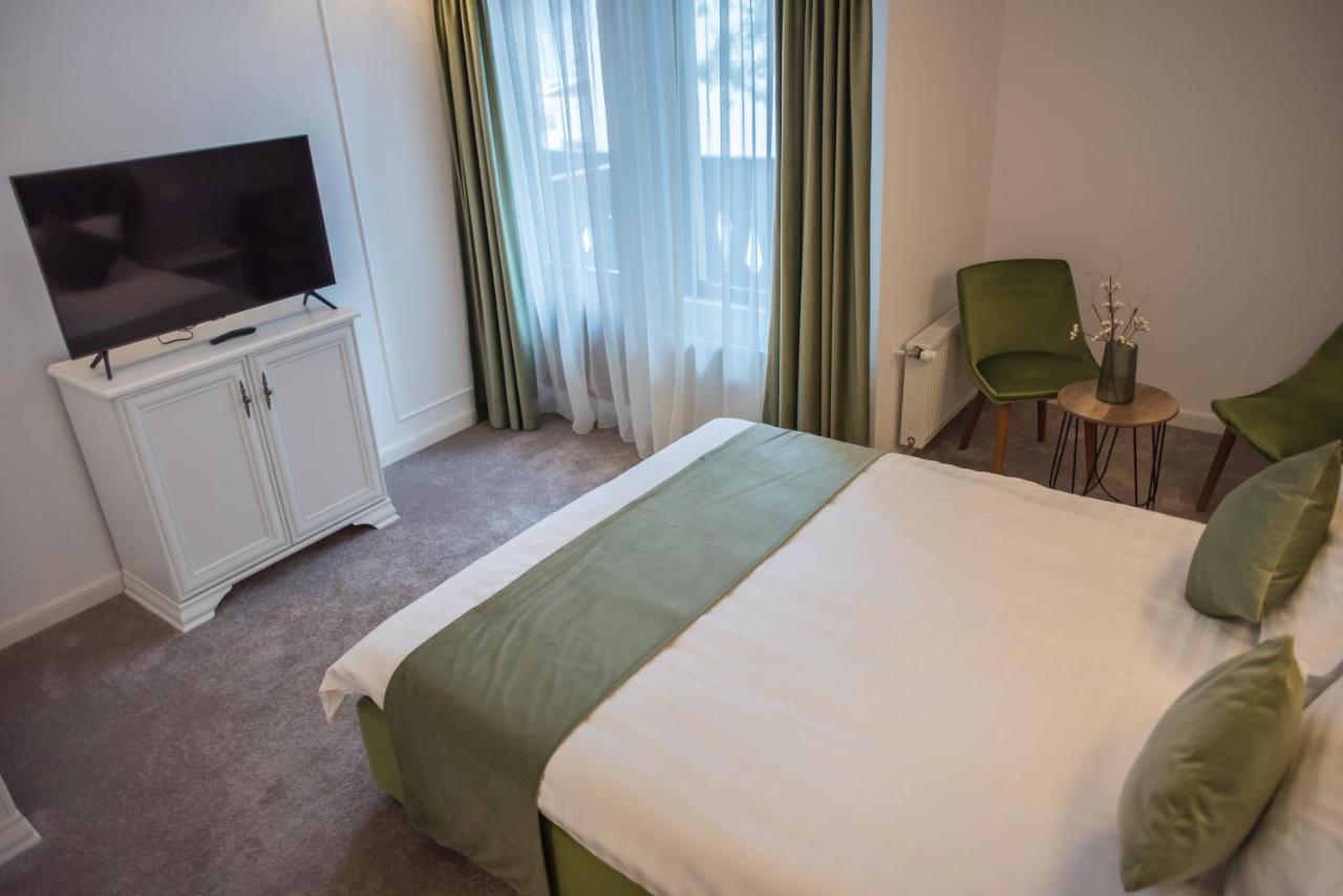 Boga Rooms Sinaia Bagian luar foto