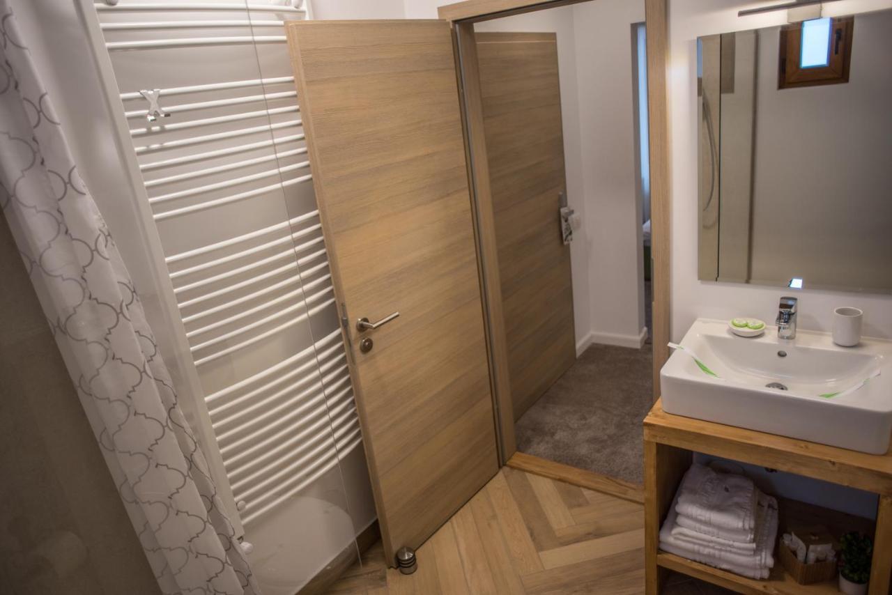 Boga Rooms Sinaia Bagian luar foto