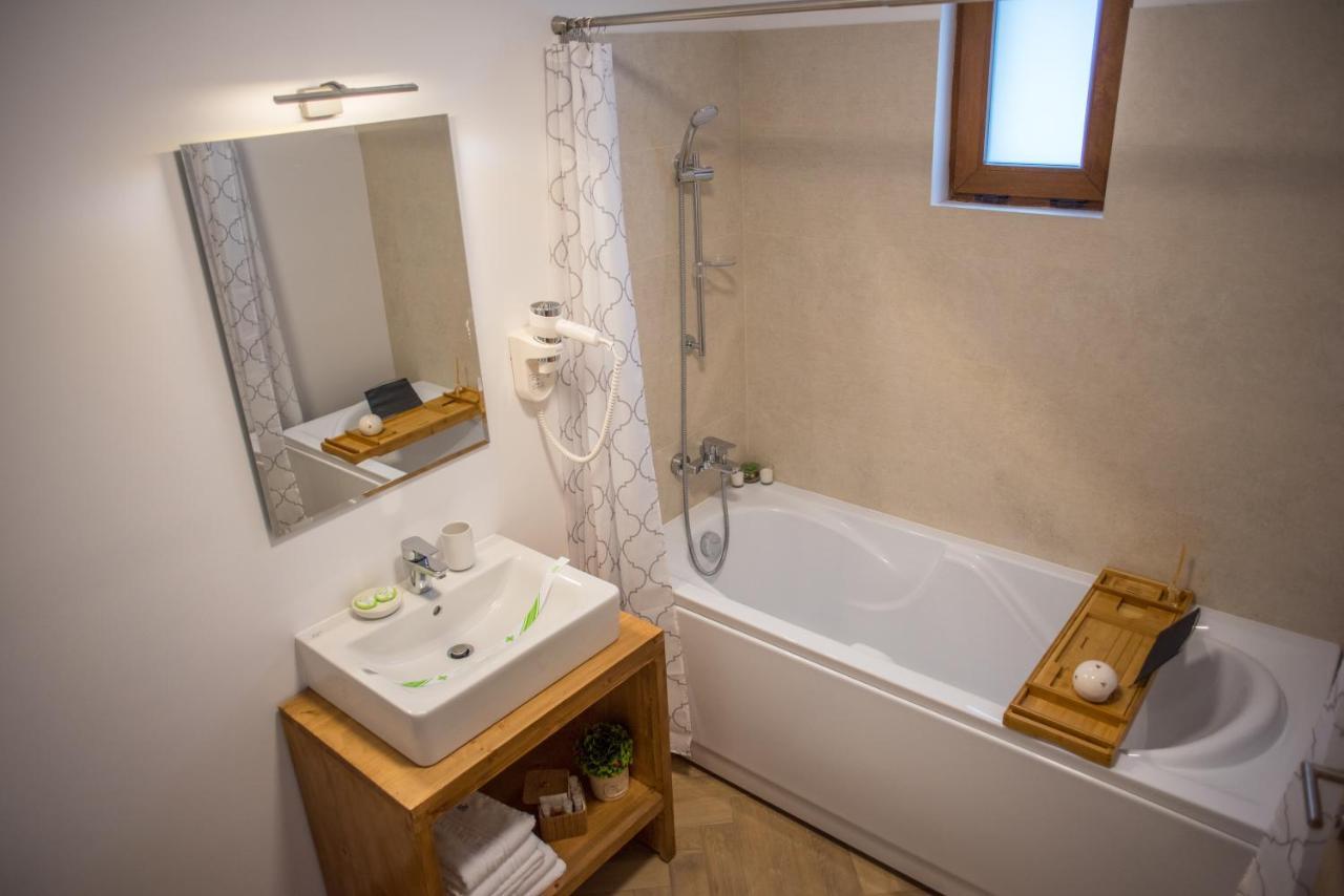 Boga Rooms Sinaia Bagian luar foto
