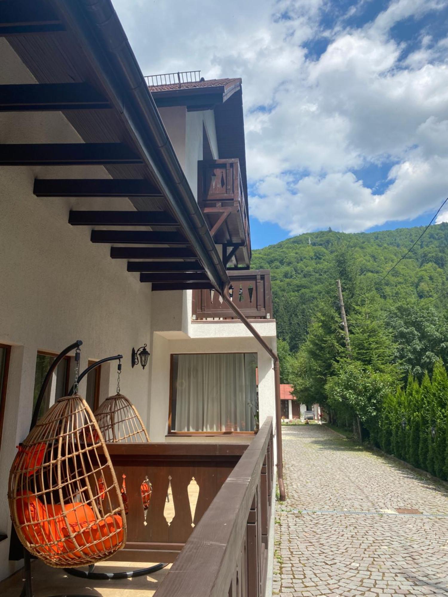 Boga Rooms Sinaia Bagian luar foto